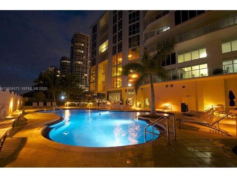 16699 Collins Avenue