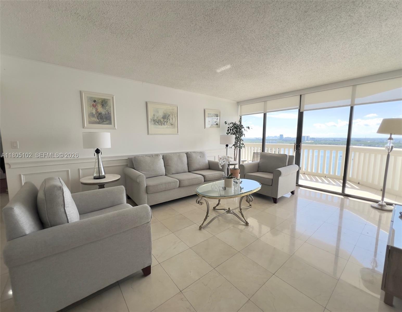 1000 W Island Boulevard