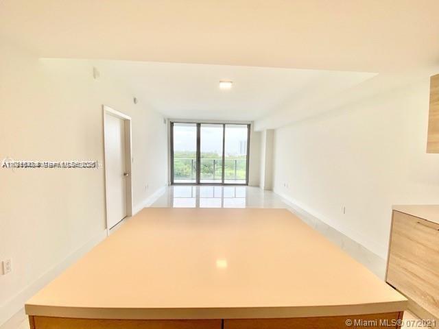 16385 Biscayne Boulevard