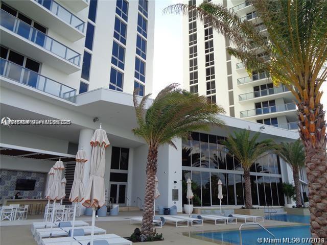 16385 Biscayne Boulevard