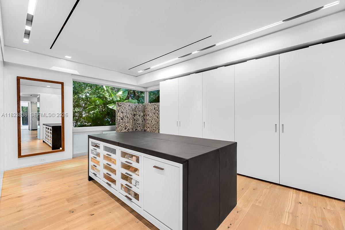 11 La Gorce Circle