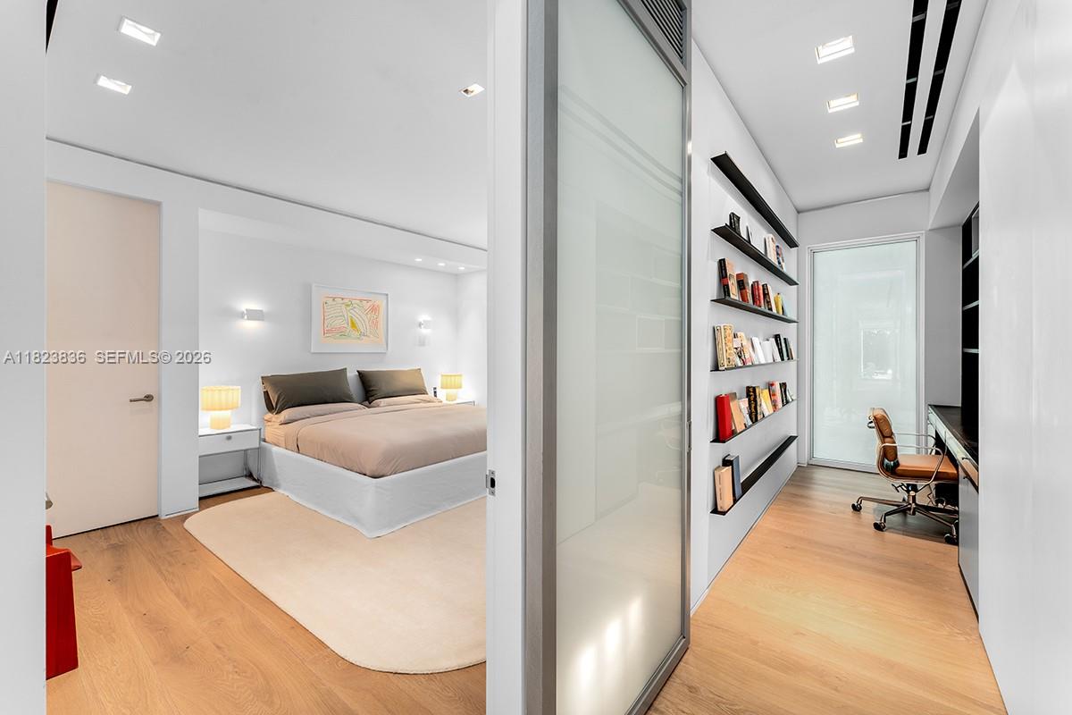 11 La Gorce Circle