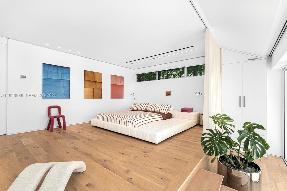 11 La Gorce Circle
