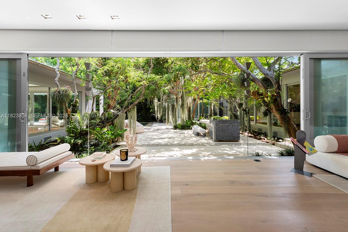 11 La Gorce Circle