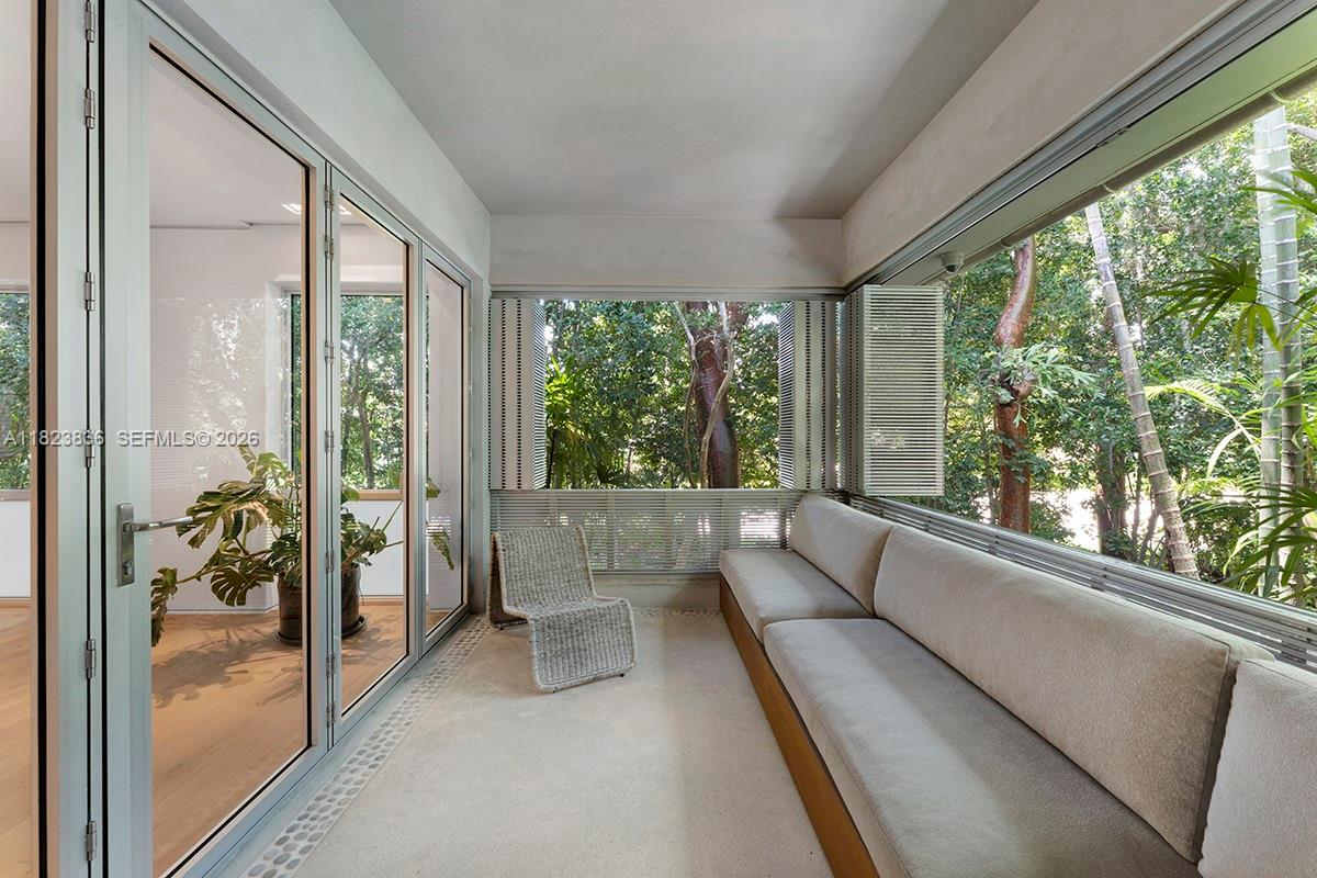 11 La Gorce Circle