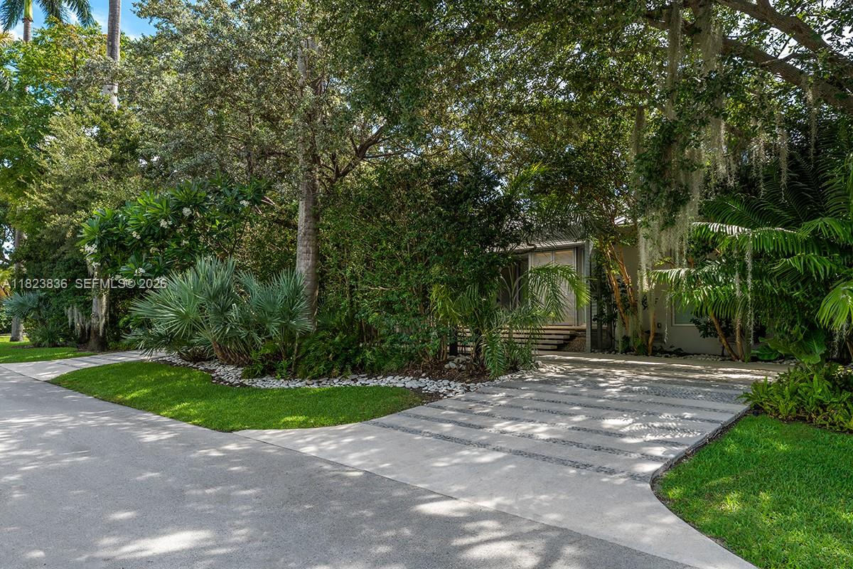 11 La Gorce Circle