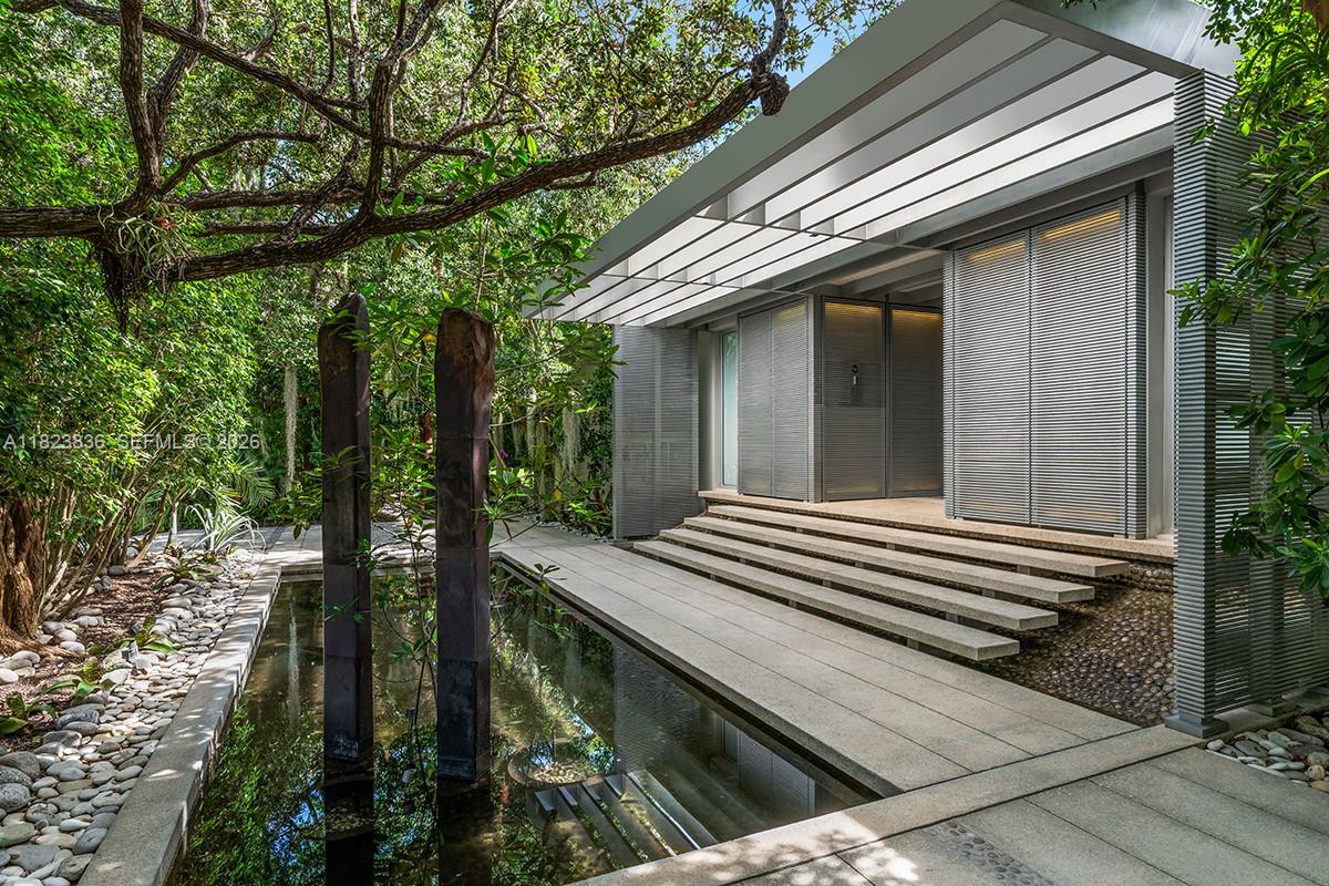 11 La Gorce Circle