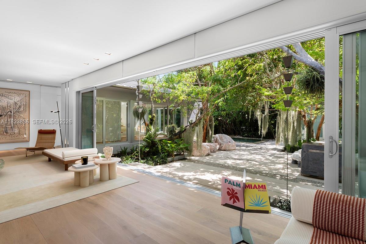 11 La Gorce Circle