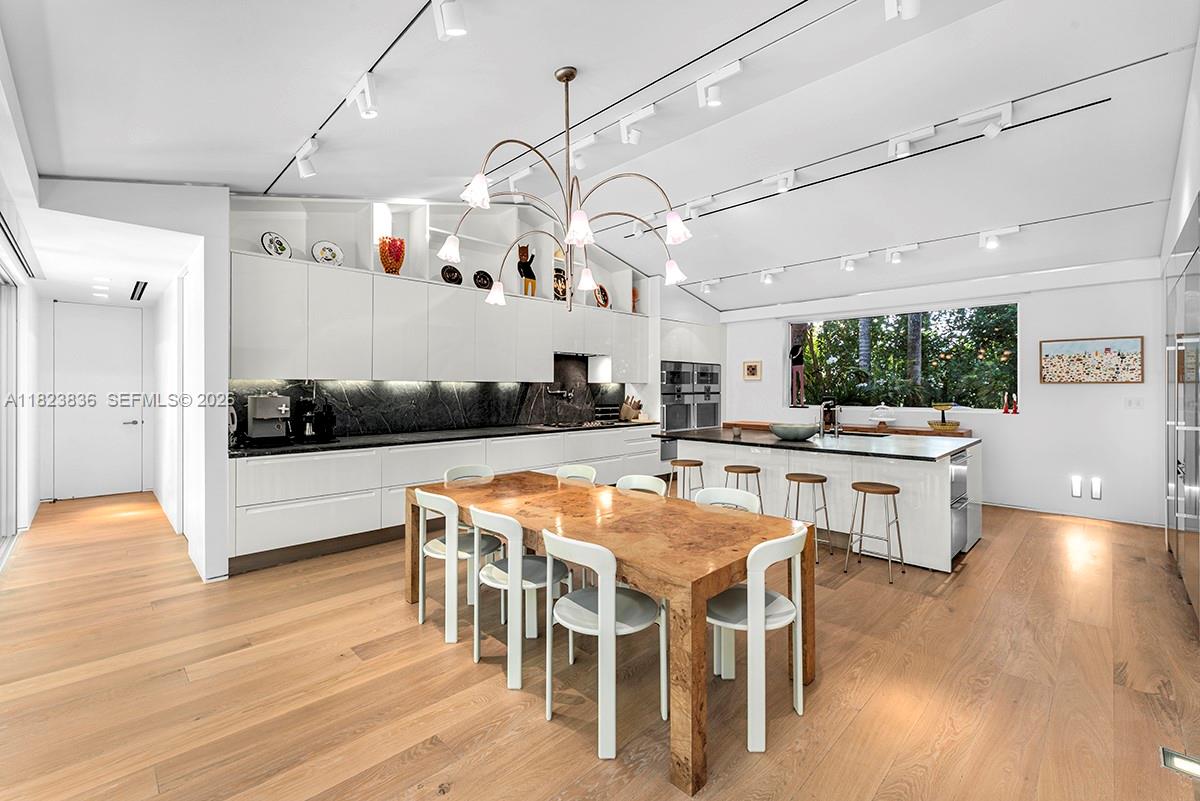 11 La Gorce Circle