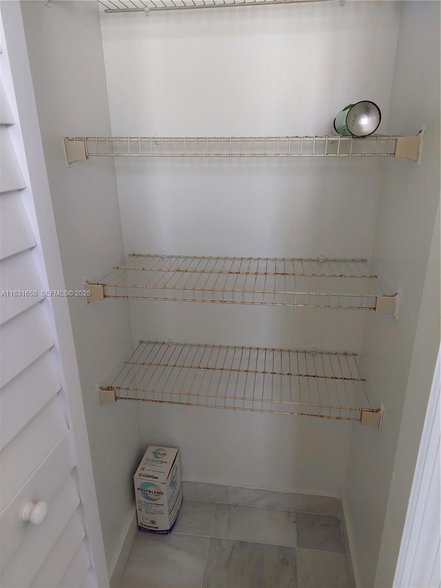 2403 W 76th Street
