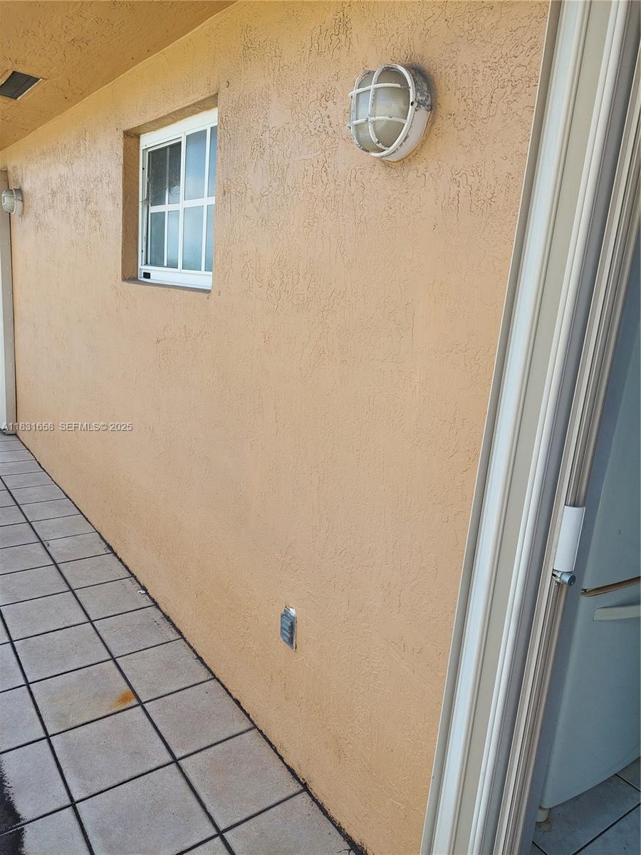 2403 W 76th Street