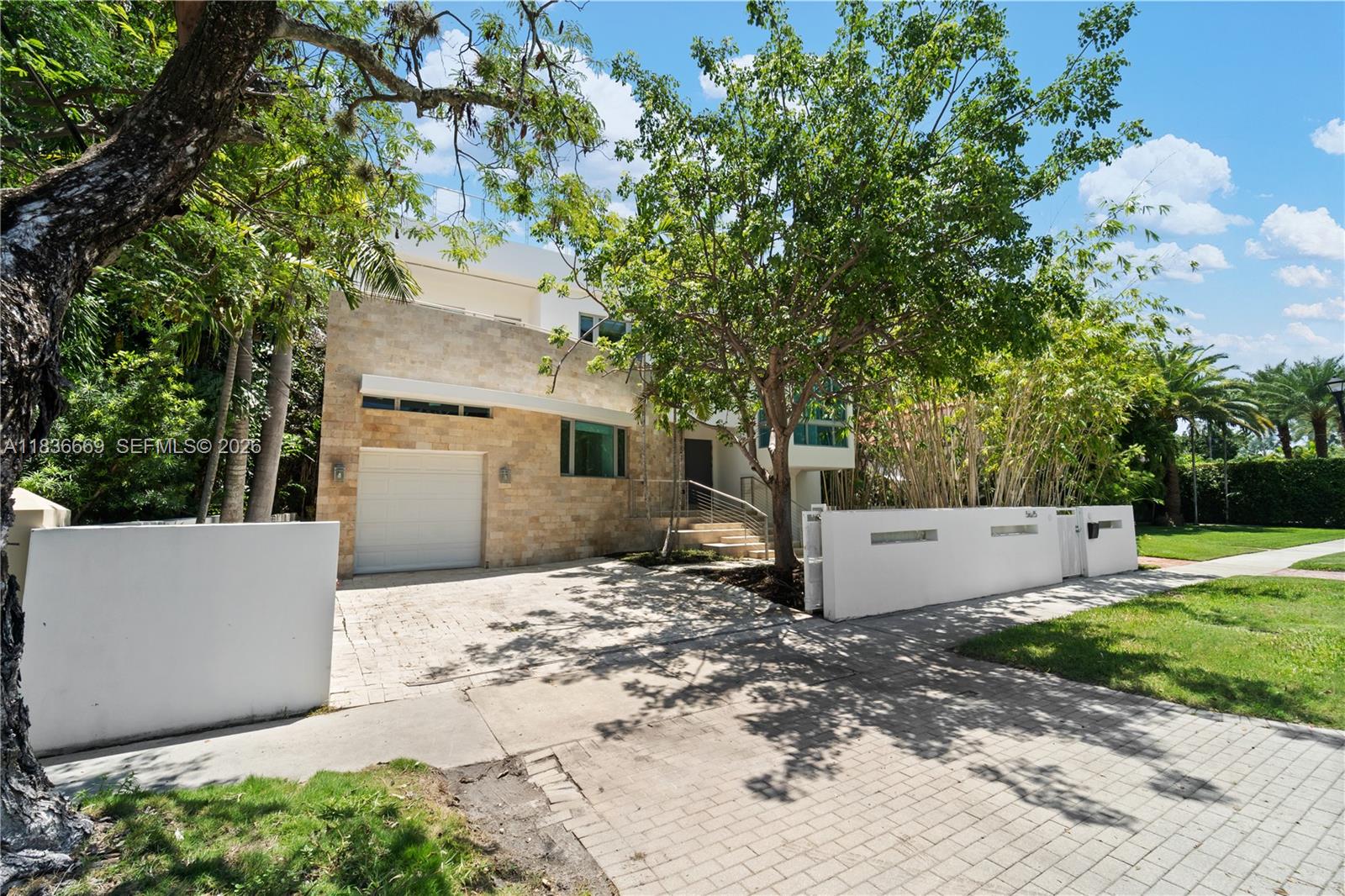 5625 N Bay Road