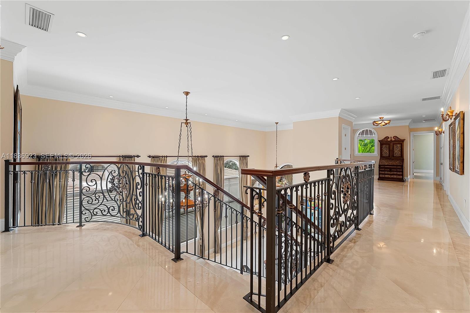66 S Hibiscus Drive