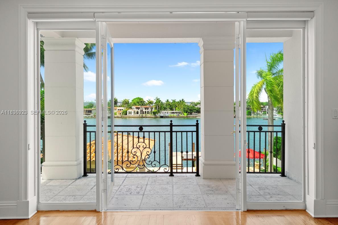 66 S Hibiscus Drive