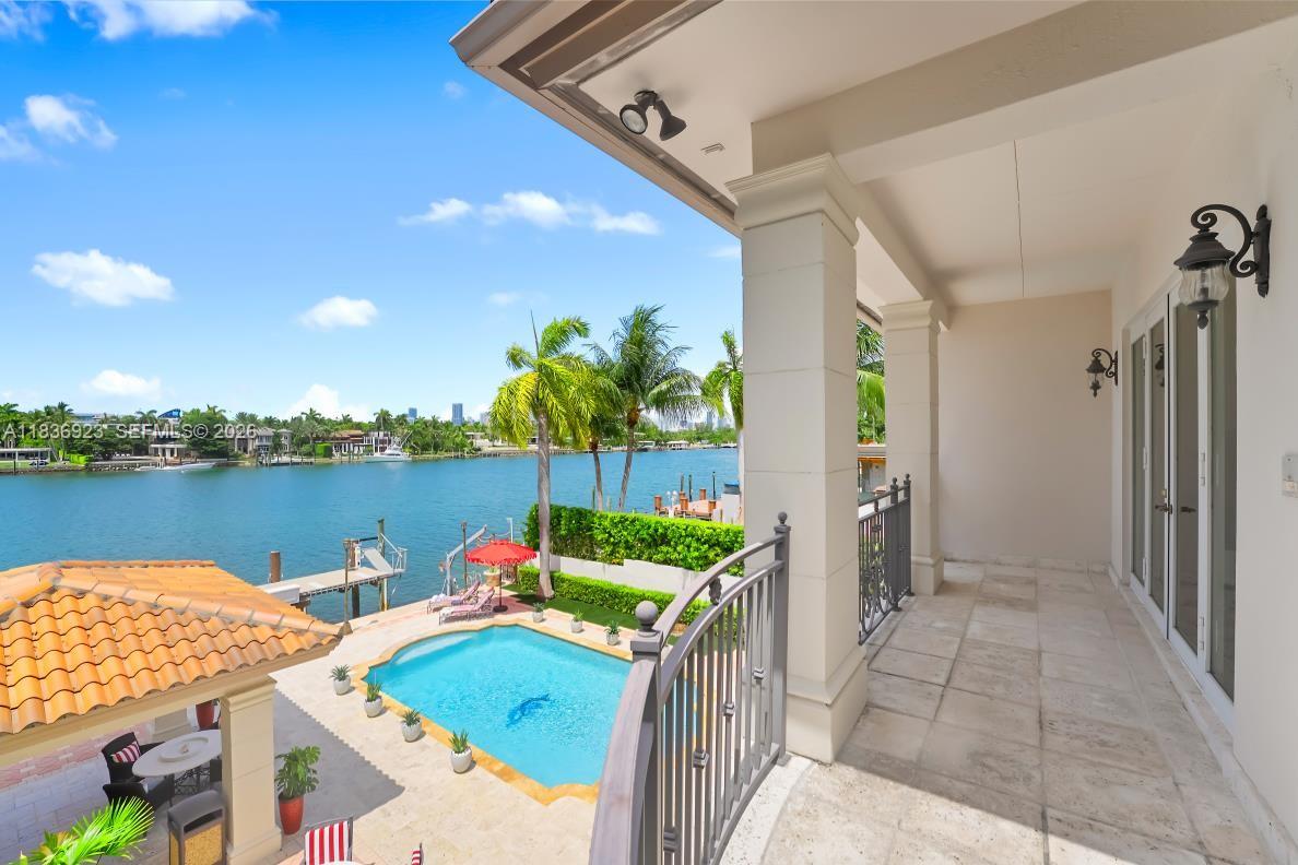 66 S Hibiscus Drive