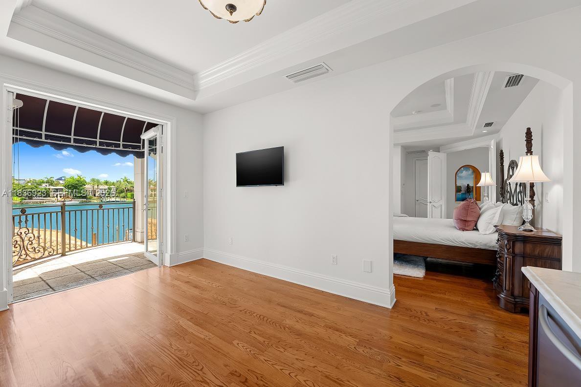 66 S Hibiscus Drive