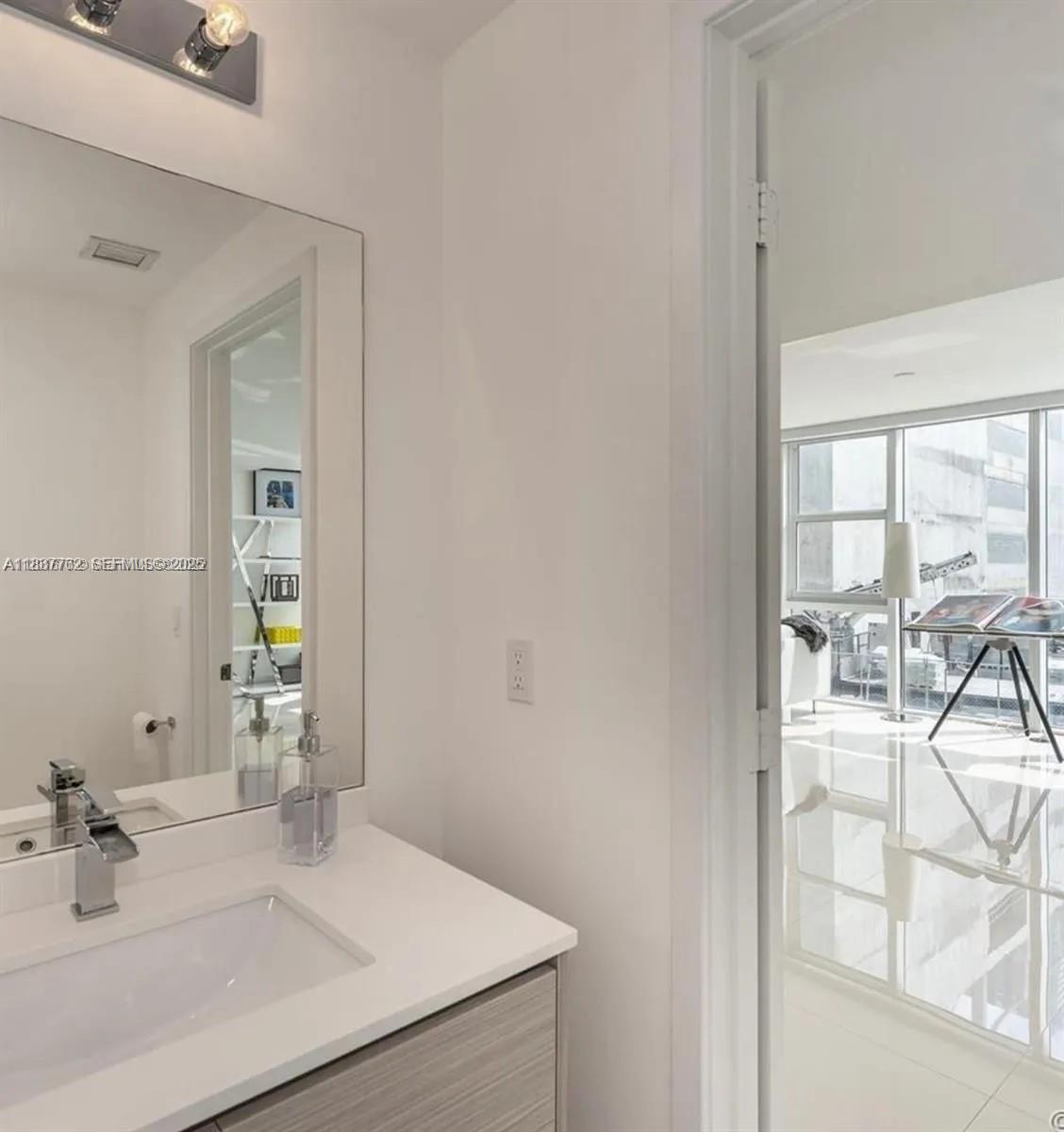 600 NE 27th Street