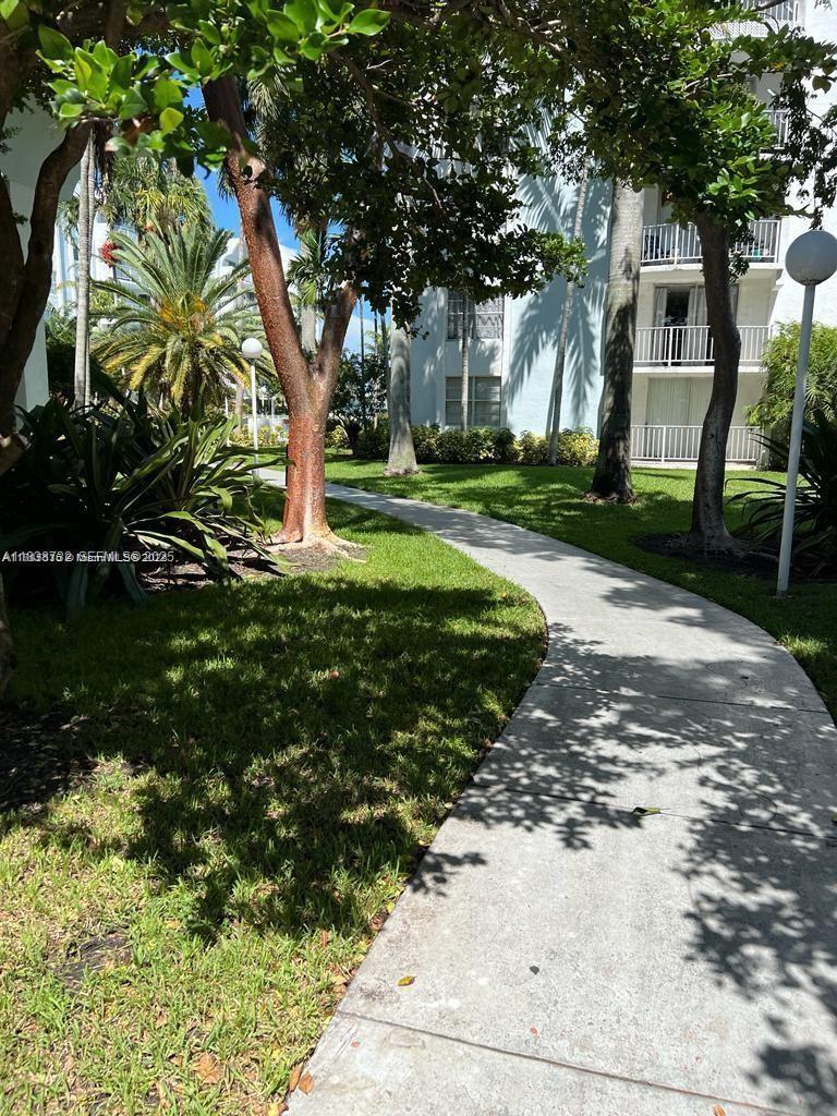 498 NW 165th St Road