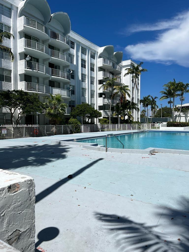 498 NW 165th St Road