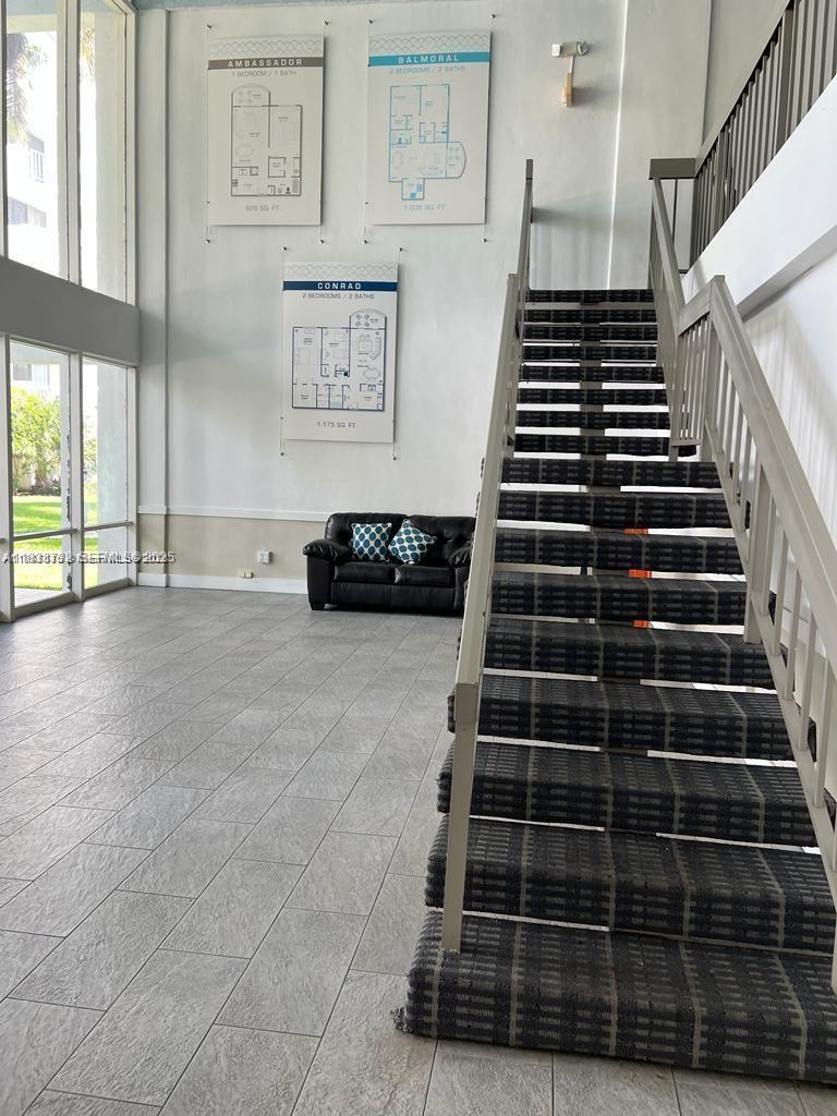 498 NW 165th St Road