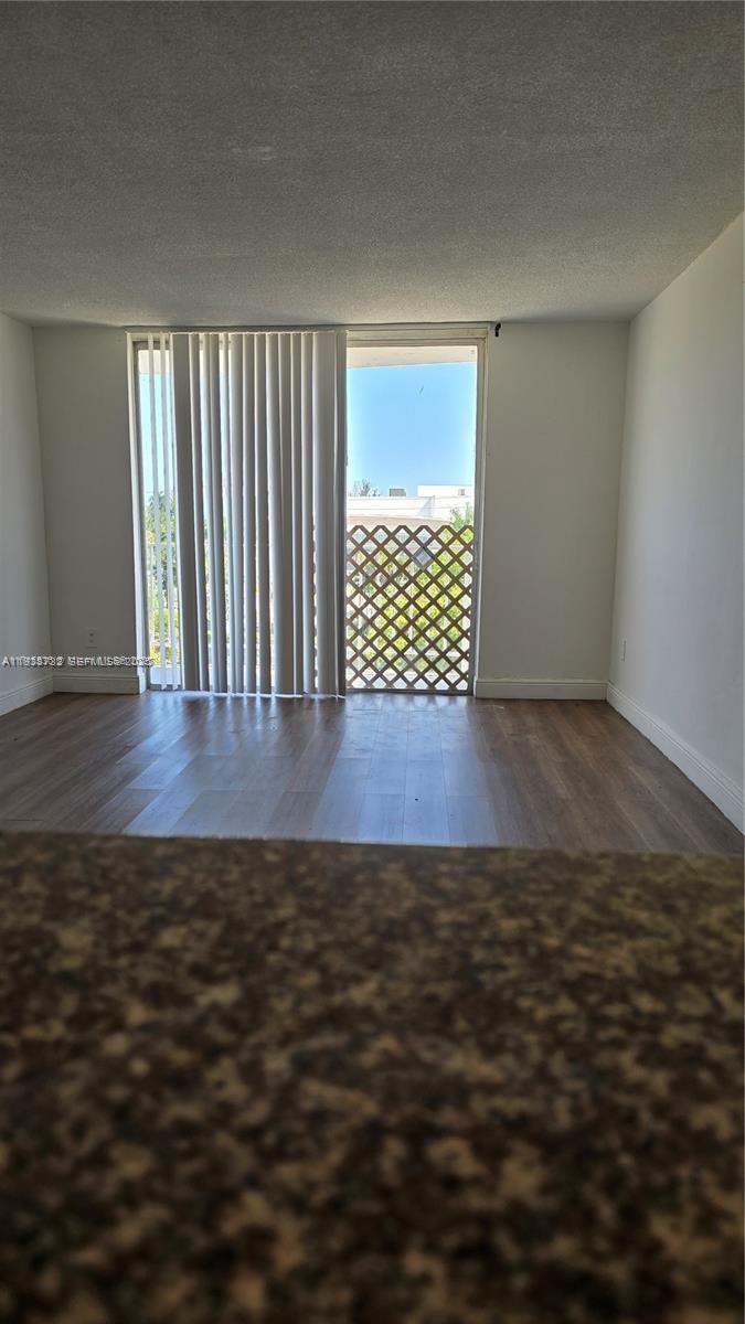 498 NW 165th St Road