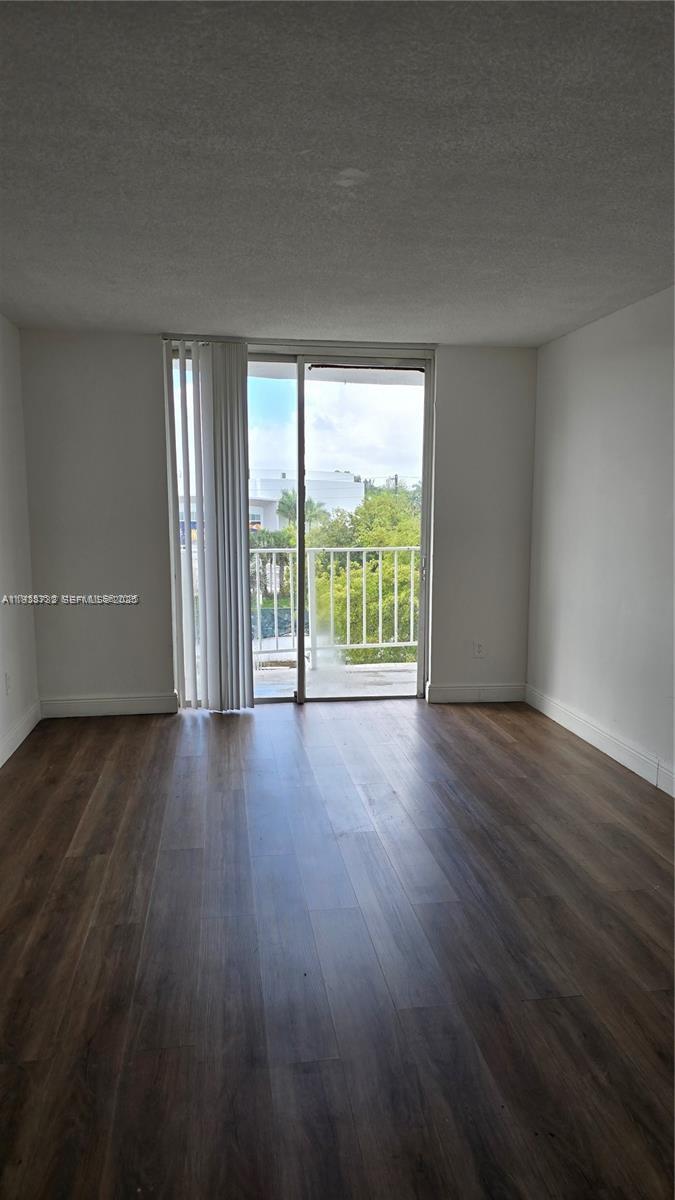 498 NW 165th St Road