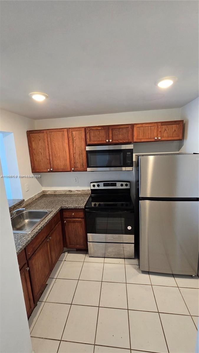 498 NW 165th St Road