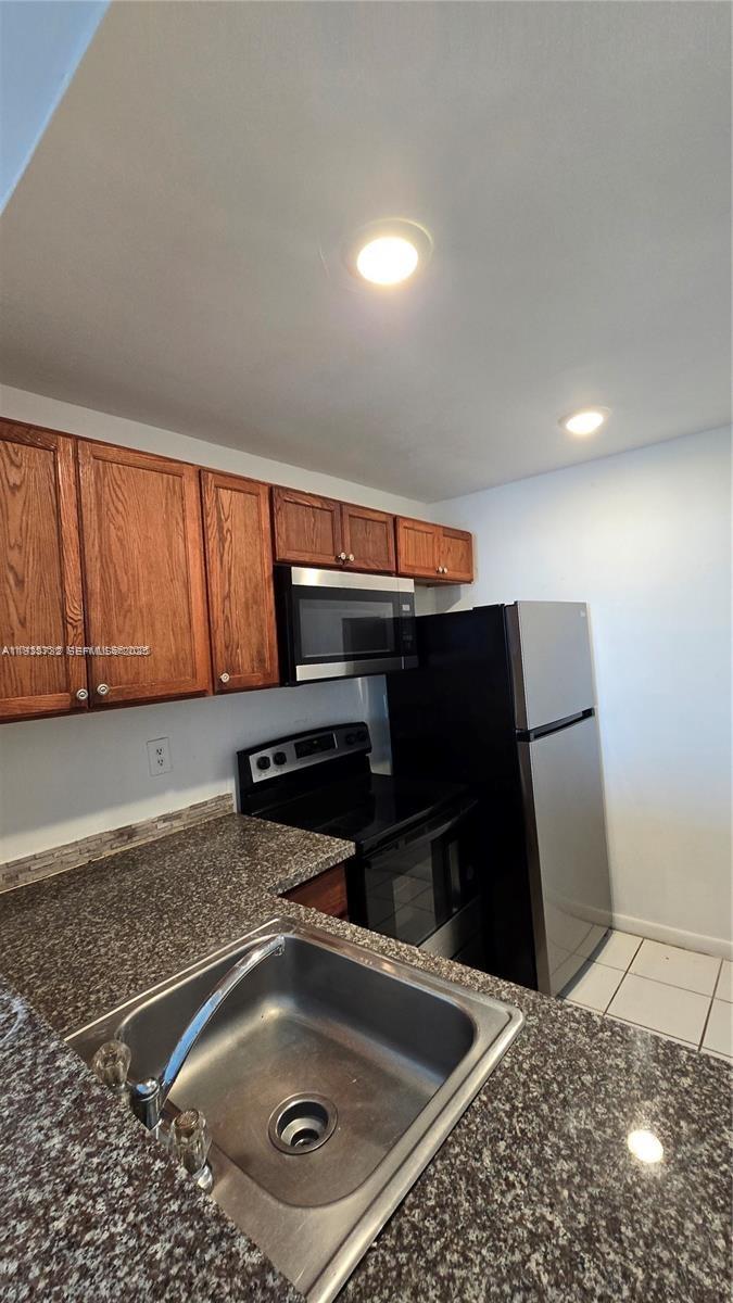 498 NW 165th St Road