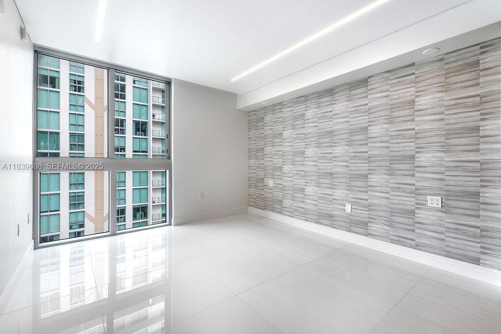 300 Sunny Isles Boulevard