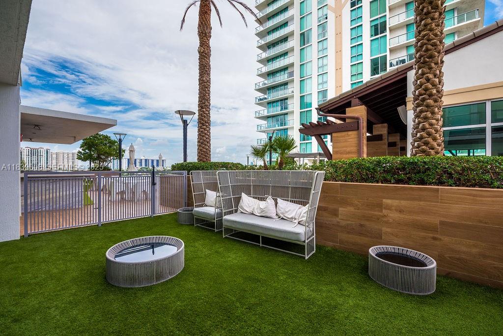 300 Sunny Isles Boulevard