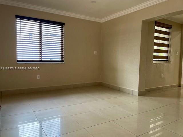 330 W 40th Place
