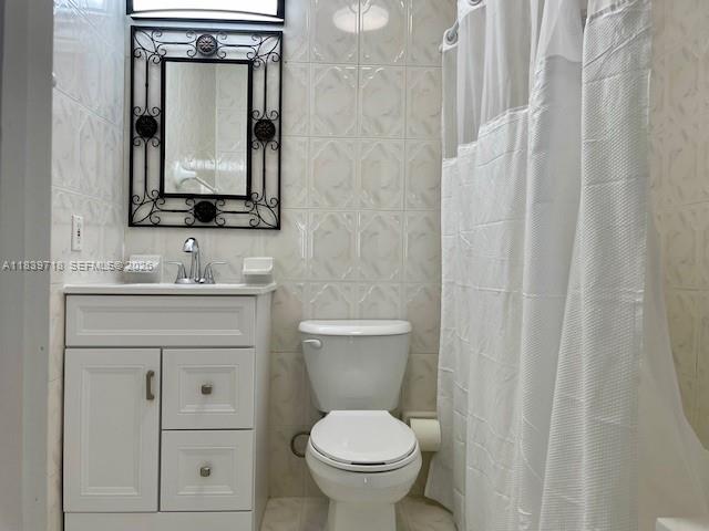 330 W 40th Place