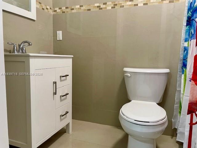 330 W 40th Place