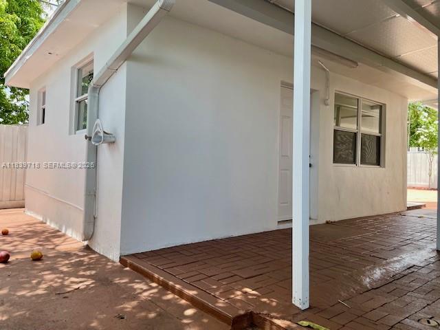 330 W 40th Place