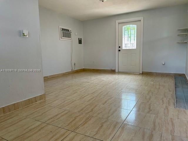 330 W 40th Place