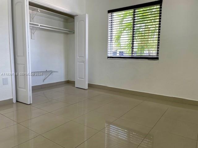330 W 40th Place