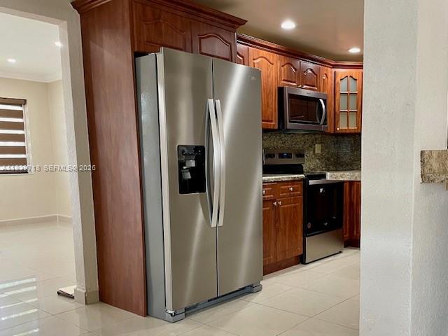 330 W 40th Place
