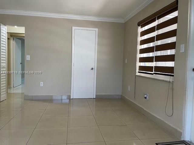 330 W 40th Place