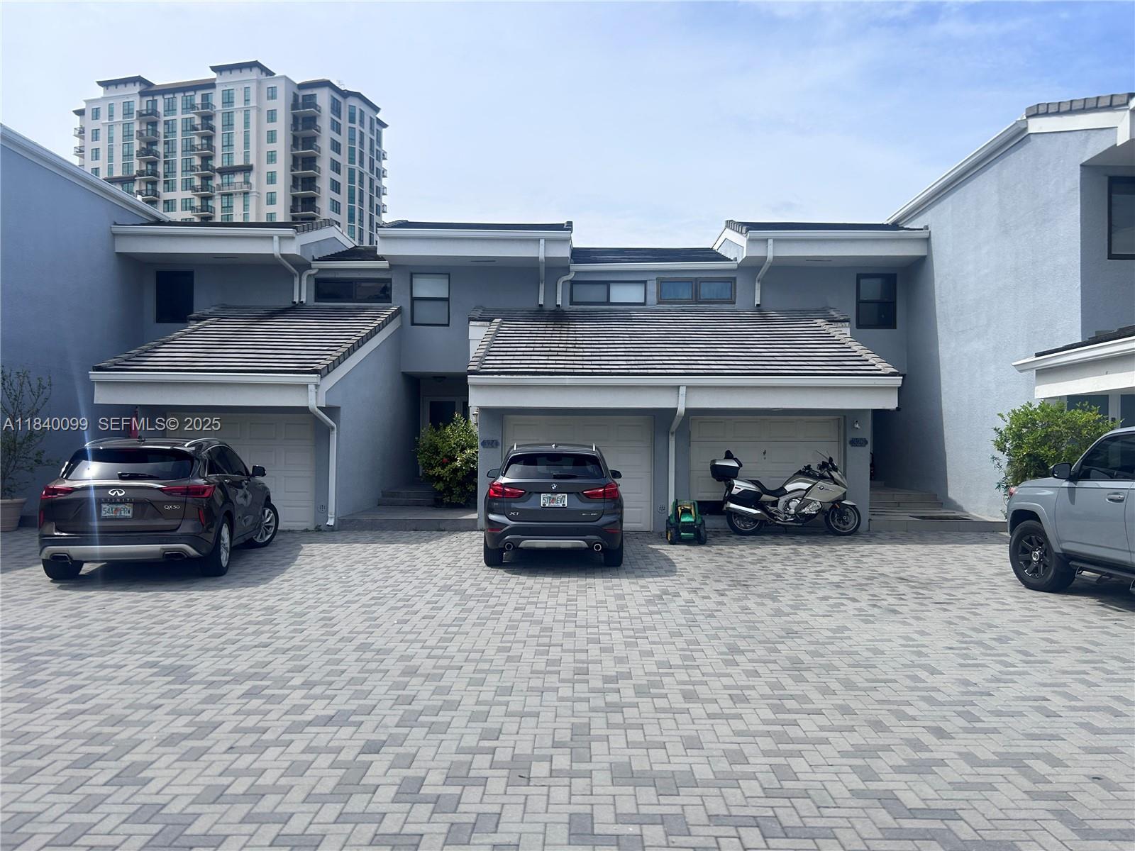 324 Poinciana Drive