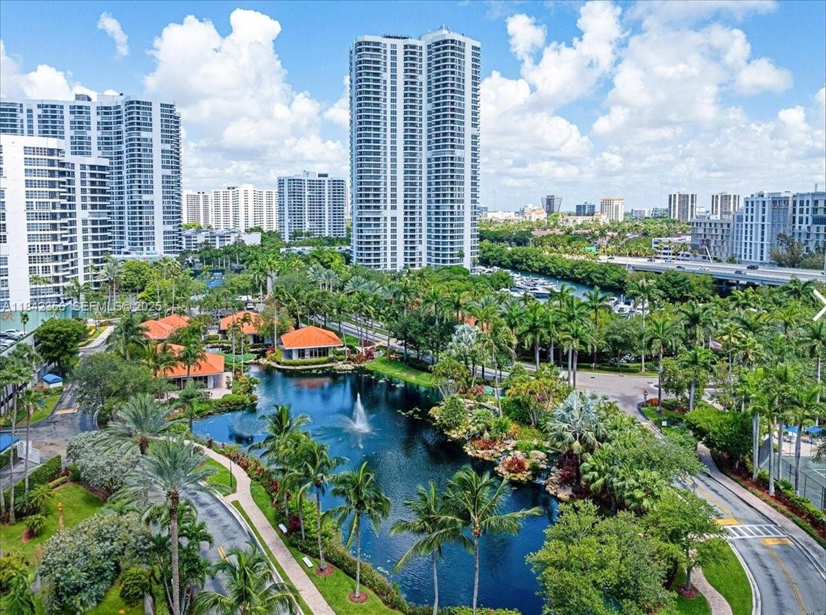 3500 Mystic Pointe Drive