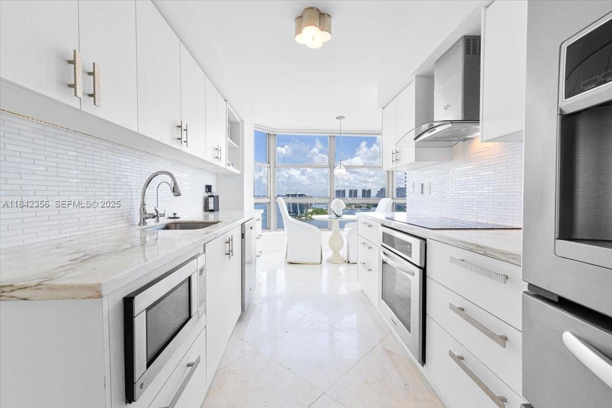 3500 Mystic Pointe Drive