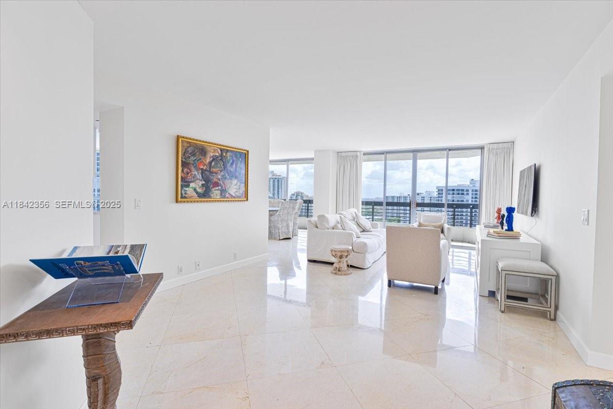 3500 Mystic Pointe Drive