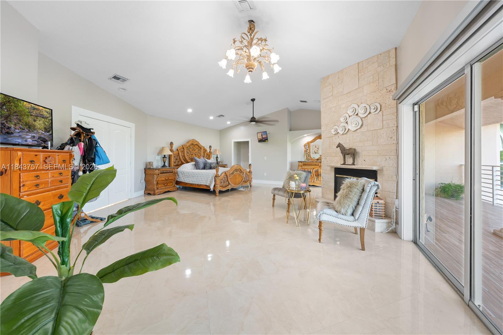9621 W Calusa Club Drive