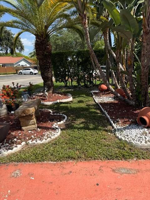 8453 NW 189 Street Road