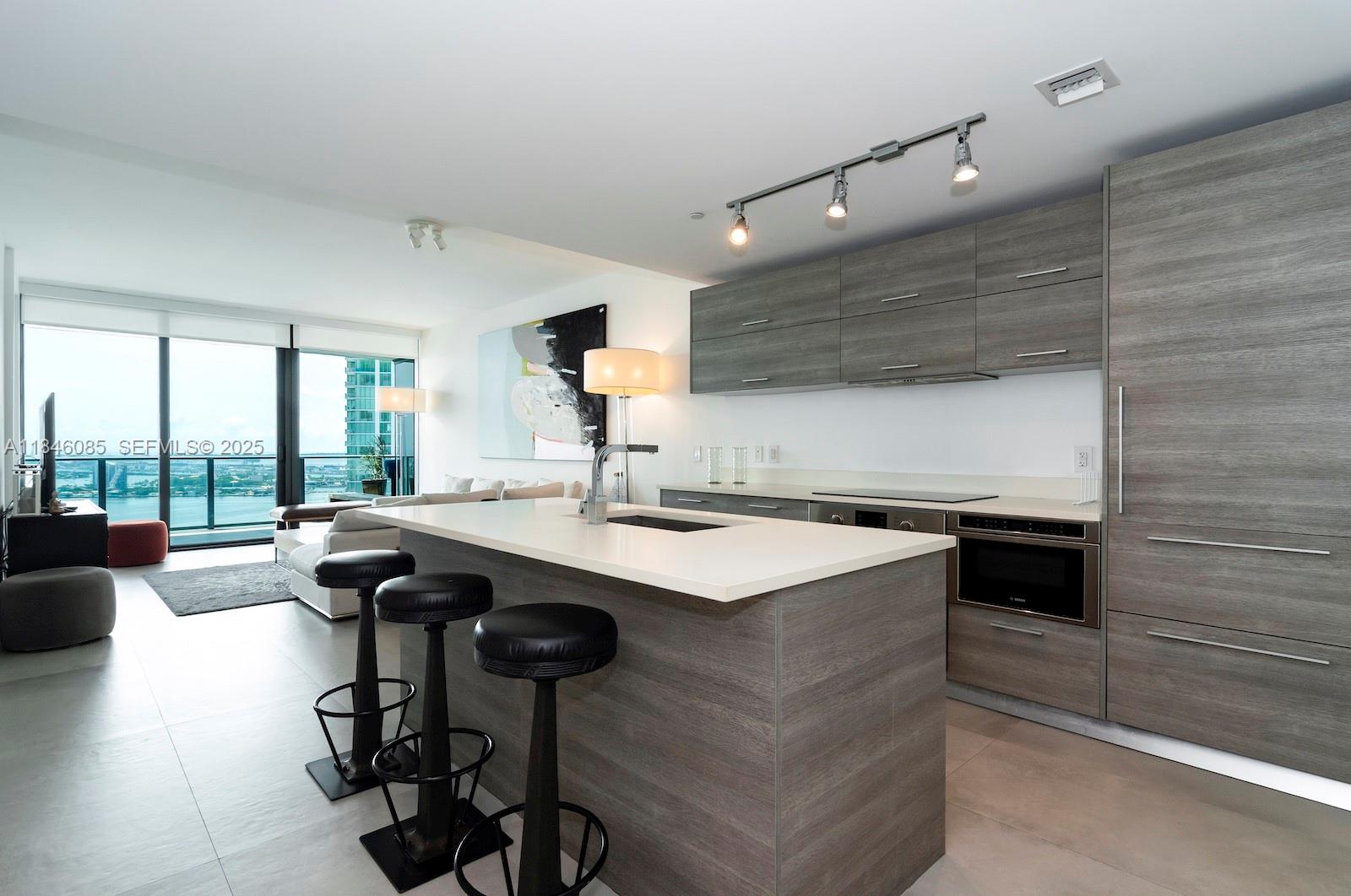 650 NE 32nd Street