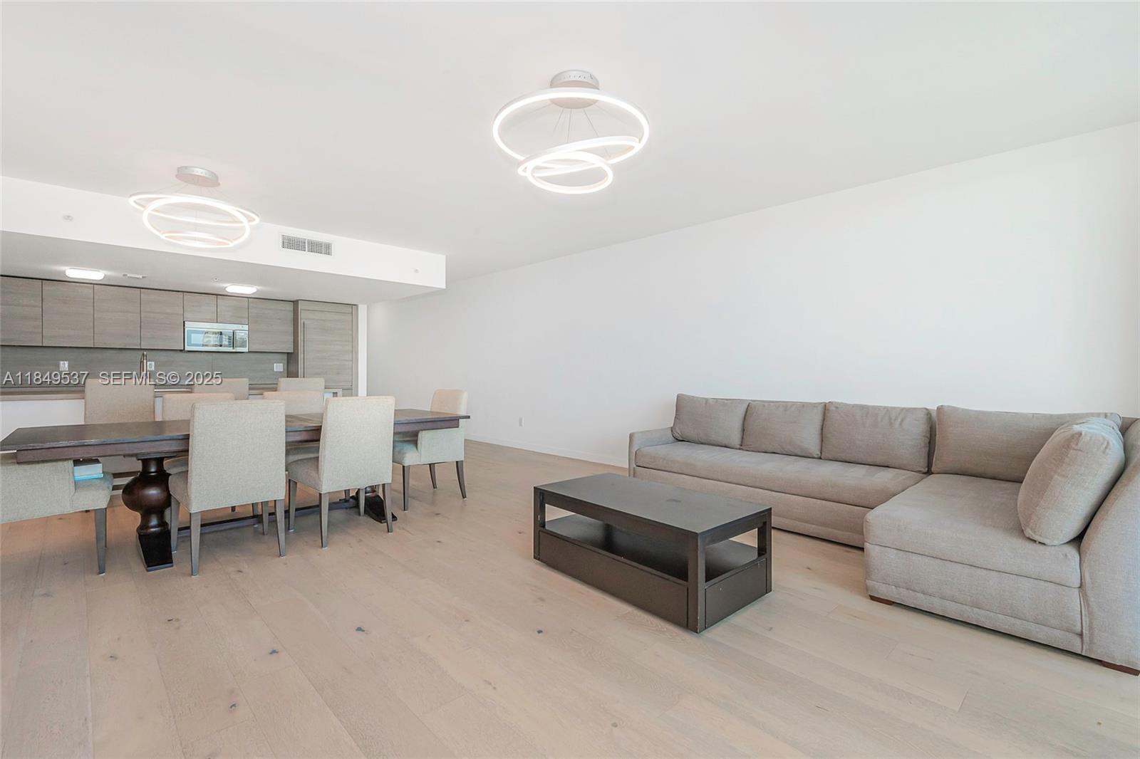 400 Sunny Isles Boulevard