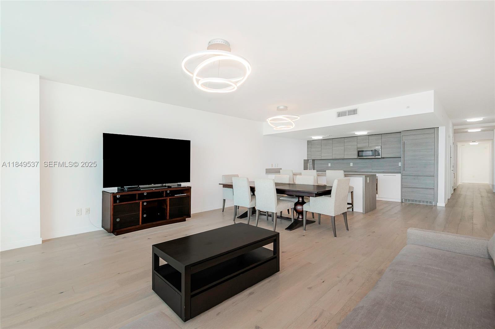 400 Sunny Isles Boulevard