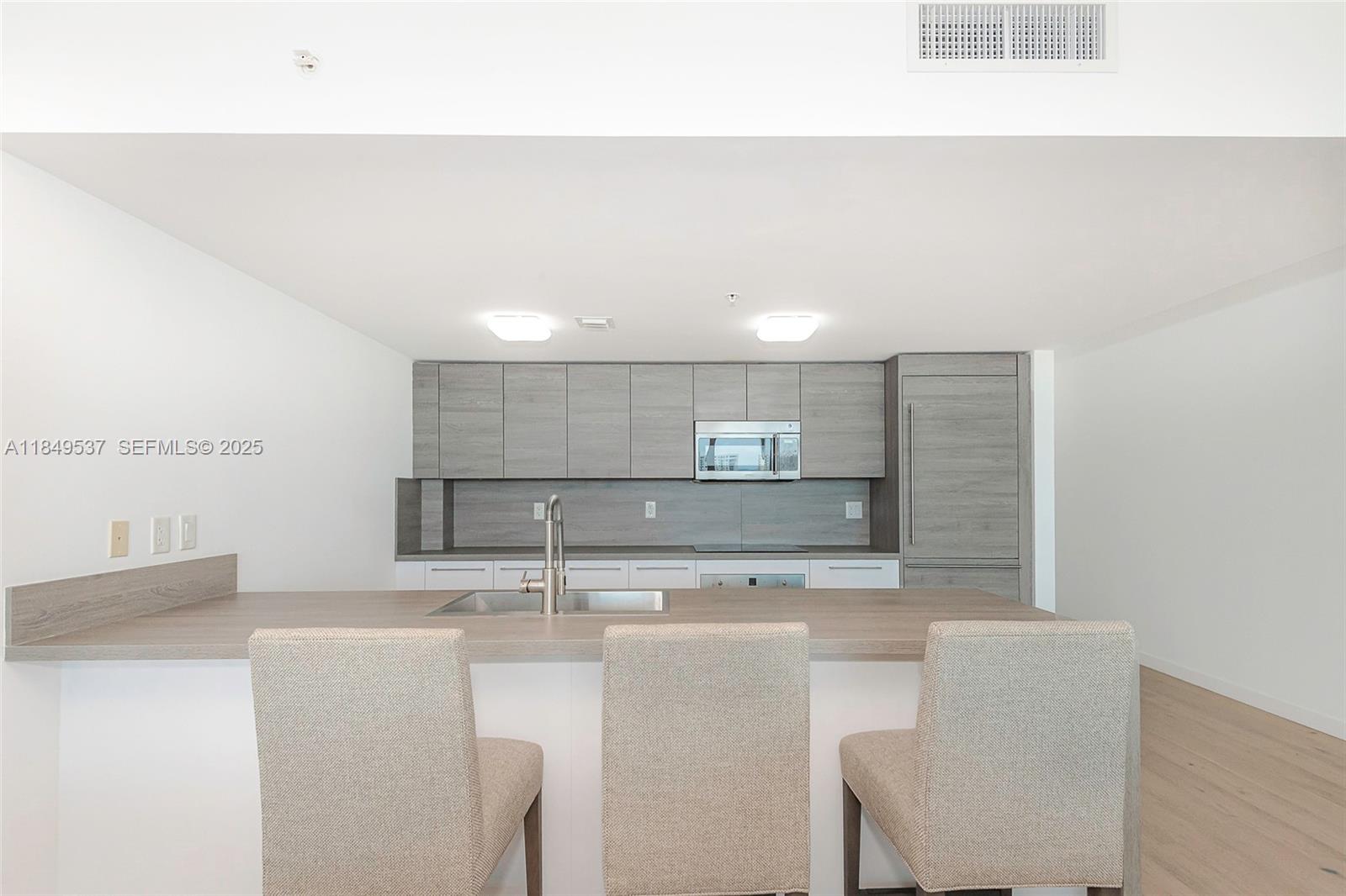 400 Sunny Isles Boulevard
