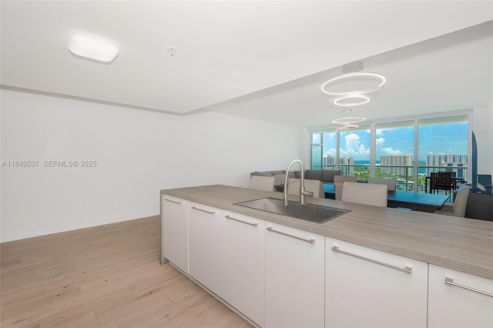400 Sunny Isles Boulevard