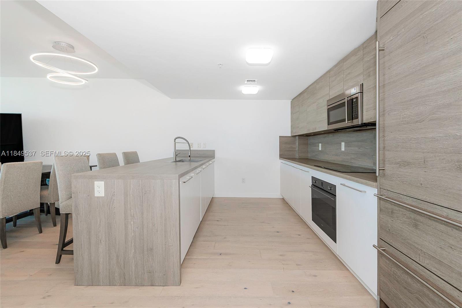 400 Sunny Isles Boulevard